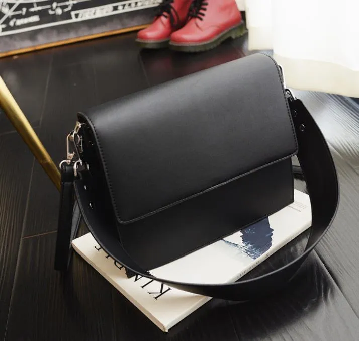 Christmas Gift Wide Strap Organ Bag Women 2021 Korea Deisgner Shoulder Crossbody Bags Simple High Quality Female Purses and Handbag Pu Leather